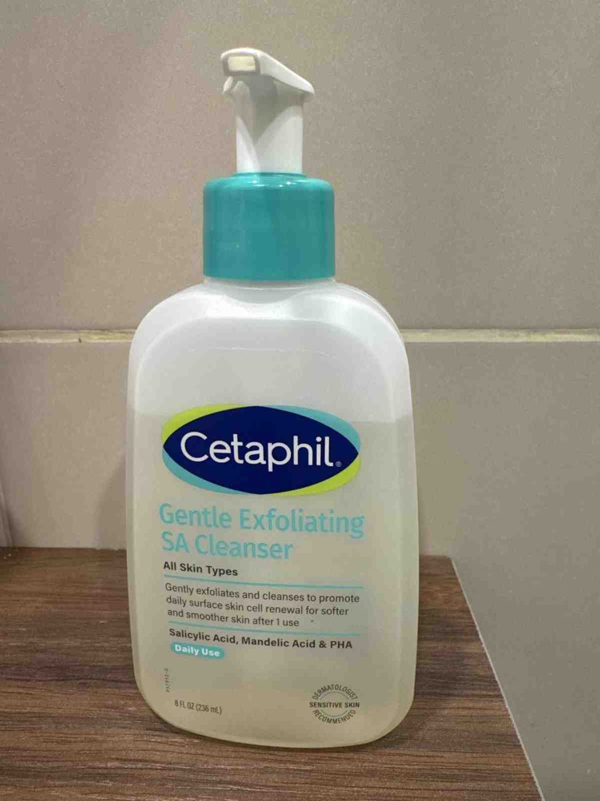 Cetaphil Gentle Exfoliating SA Cleanser 236ml - Canada